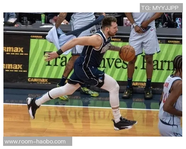 里夫斯祝福詹姆斯东契奇全明星赛好运并透露队友可休息一周